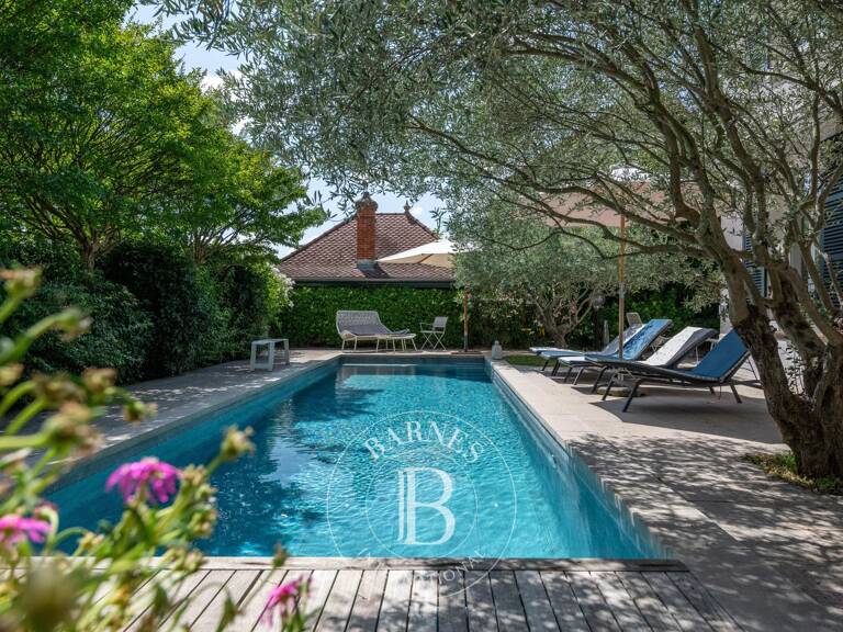 Lyon 3ème - Propriété bourgeoise de 301,92 m² - 7 chambres - Jardin avec Piscine - Garage — photo 1