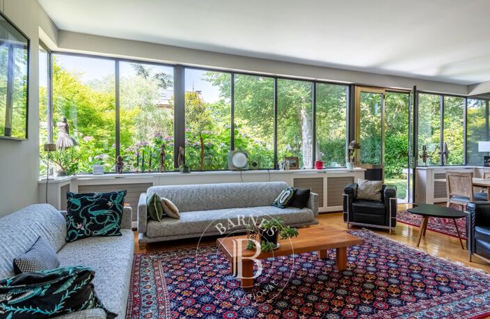 Lyon 3ème - Propriété bourgeoise de 301,92 m² - 7 chambres - Jardin avec Piscine - Garage — photo 4