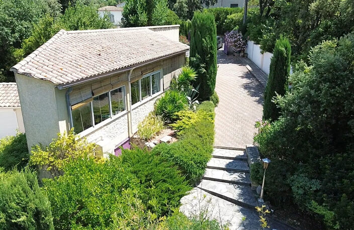 AUBAIS - Villa de Plain-Pied avec Dépendance & Piscine — photo 3