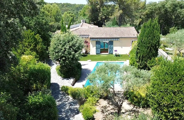 AUBAIS - Villa de Plain-Pied avec Dépendance & Piscine — photo 4