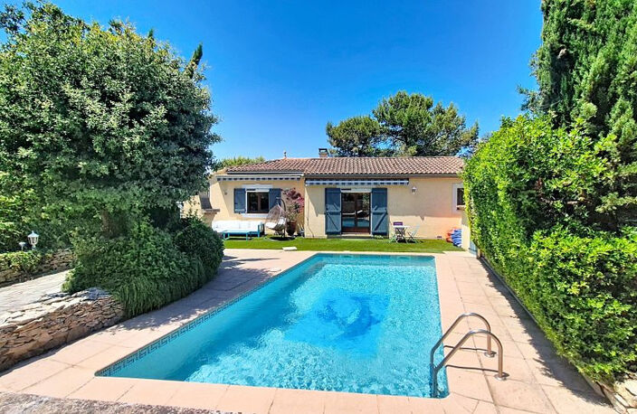 AUBAIS - Villa de Plain-Pied avec Dépendance & Piscine — photo 5