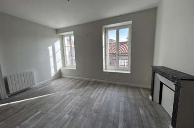 Appartement 4 pièces 825 €