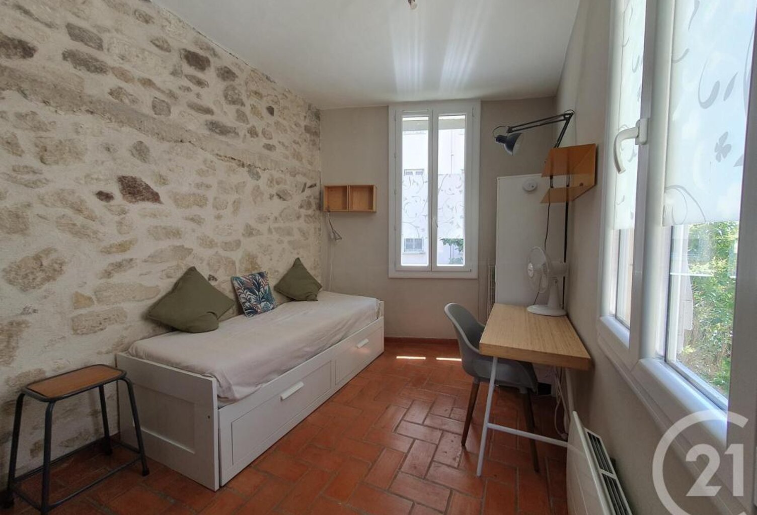 T1 — photo 1