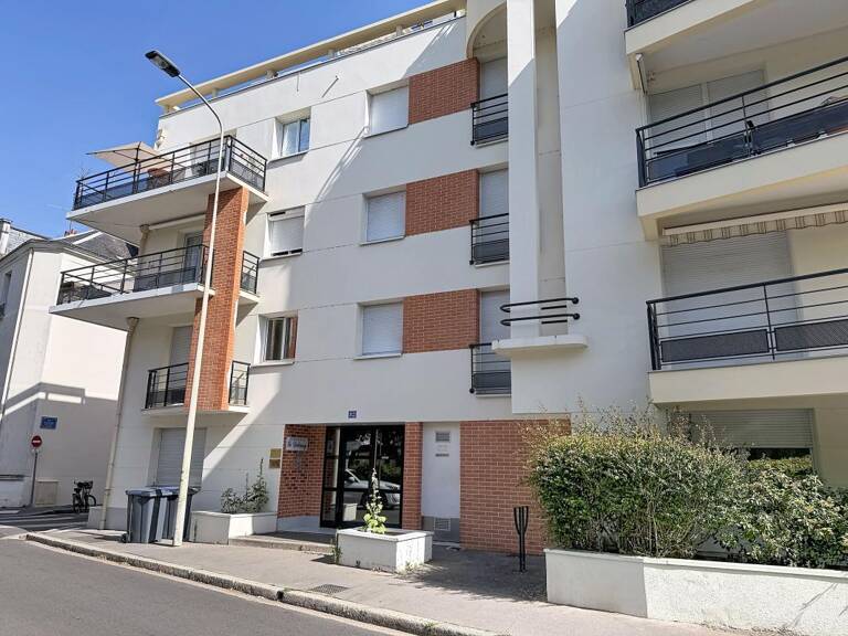 TYPE 3 74 M² ASCENSEUR + CAVE+ BALCON + PARKING — photo 1