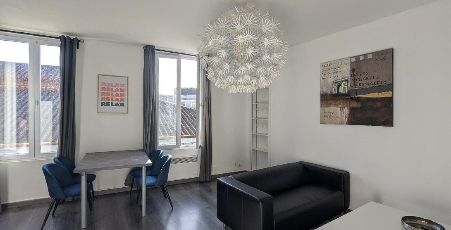Vente immeuble  98 m² Cognac (16100) — photo 1