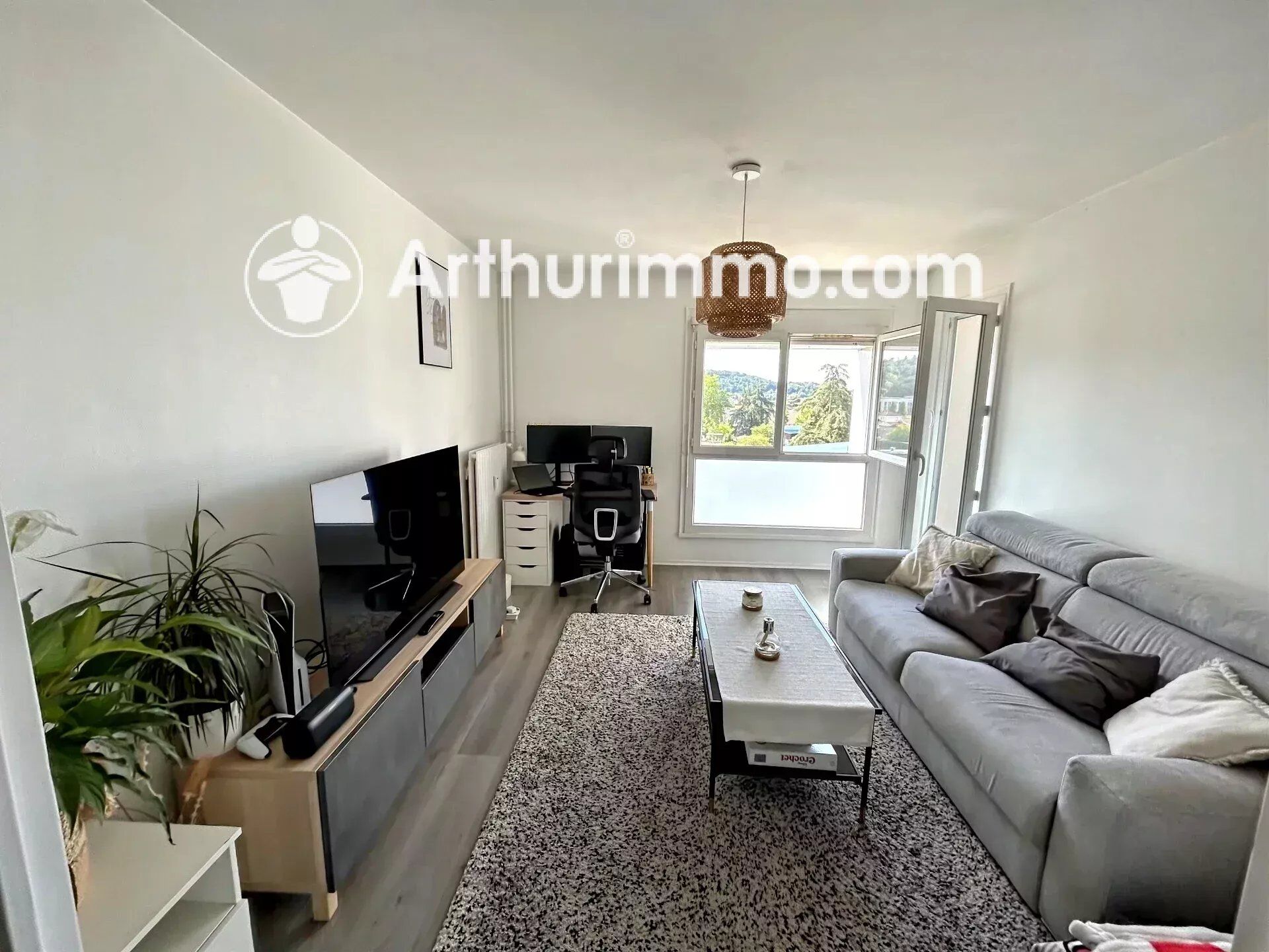 Appartement 2 pièces 51 m² · à Neuville-sur-Saône · 51 m² · 820 €