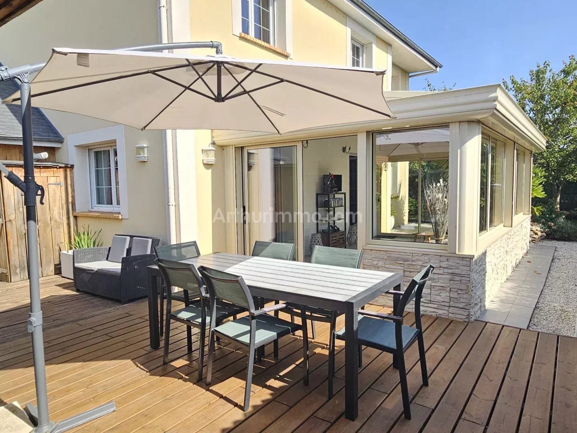 Maison 9 pièces 181 m² · à Mondeville · 181 m² · 383 000 €