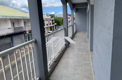 Appartement 3 pièces 733 €