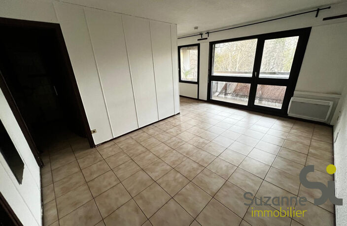 GRENOBLE Parc Paul Mistral T1bis avec Terrasse et vue Parc — photo 2