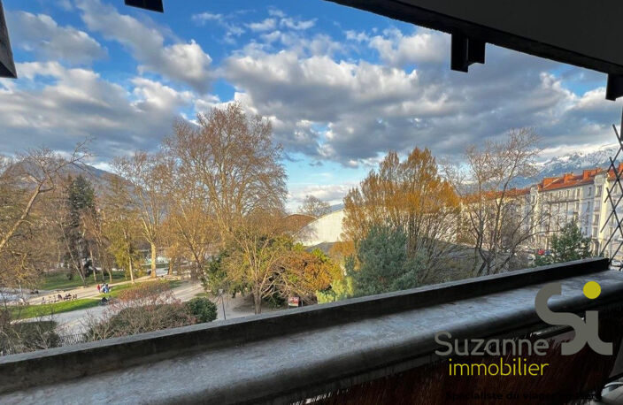GRENOBLE Parc Paul Mistral T1bis avec Terrasse et vue Parc — photo 3