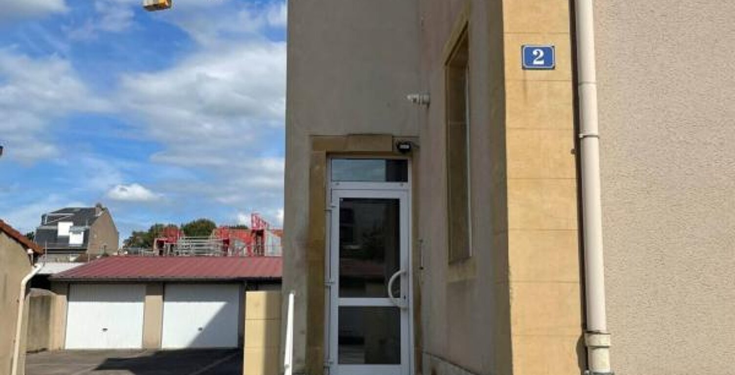 Location - Appartement T2 - 50m2 - Metz — photo 1