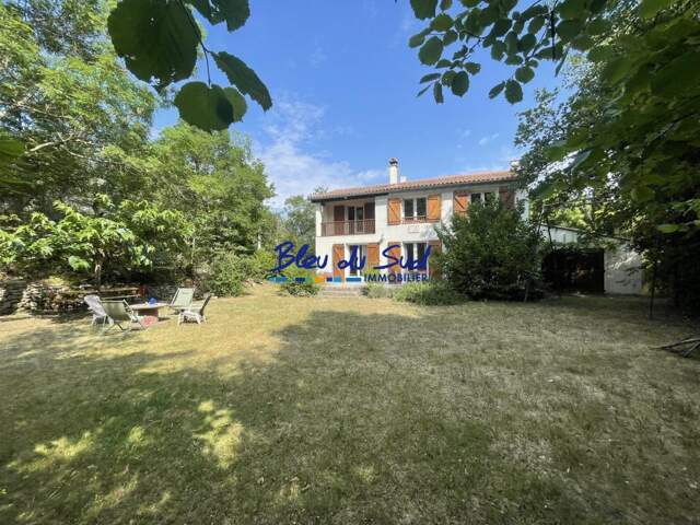 Grande maison 4 faces 5 chambres avec jardin arboré — photo du bien
