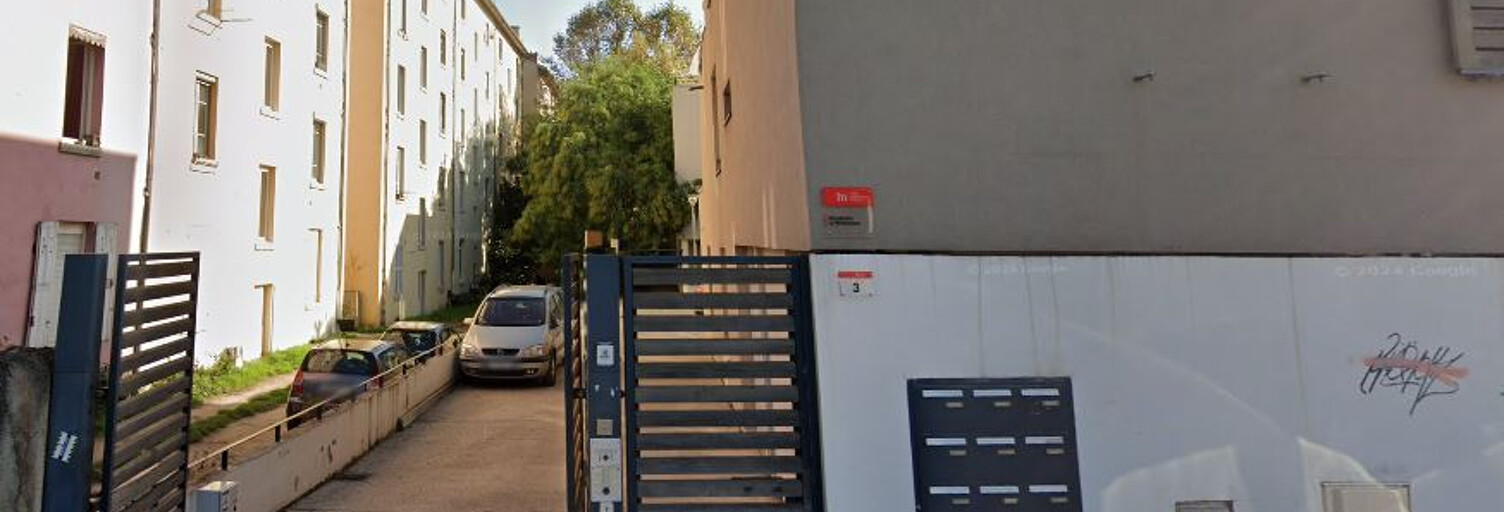 Garage   m² à louer à Lyon 9 (69009)