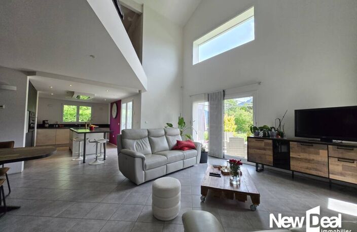 Maison familiale / 200 m² / Vinzier — photo 2
