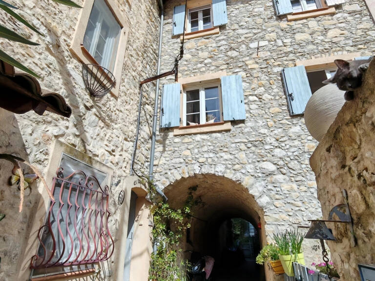 La Trinité Route de Laghet, APPARTEMENT 4 pièces . — photo 1
