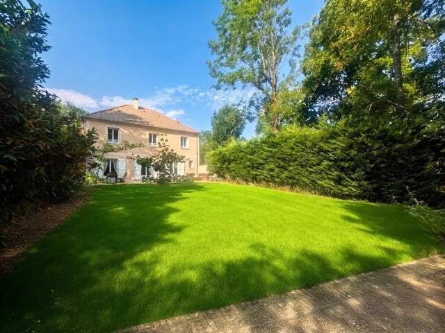 Propriété 5 chambres / 830 m² de terrain — photo du bien