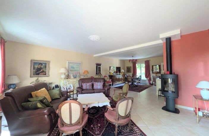 Propriété 5 chambres / 830 m² de terrain — photo 3