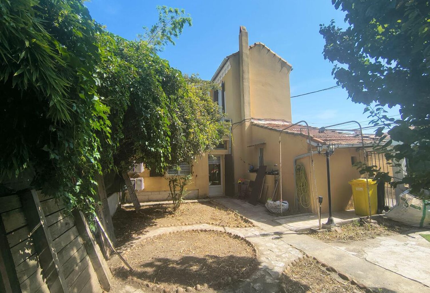 Avignon Extra-Muros maison de 91 m², parcelle de 211 m² et garage indépendant — photo 1