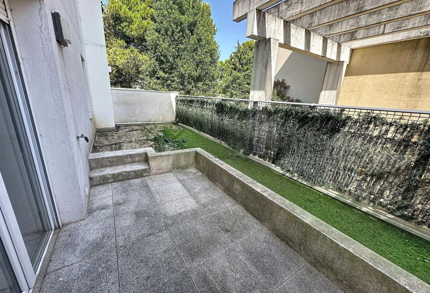 Appartement À Vendre Avignon 36 m², terrasse — photo 1