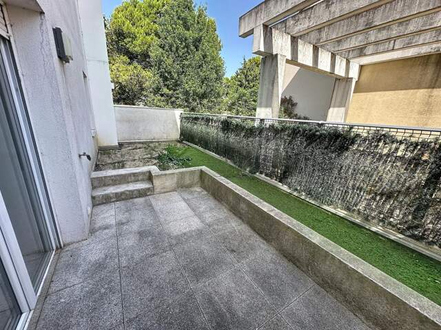 Appartement À Vendre Avignon 36 m², terrasse — photo du bien