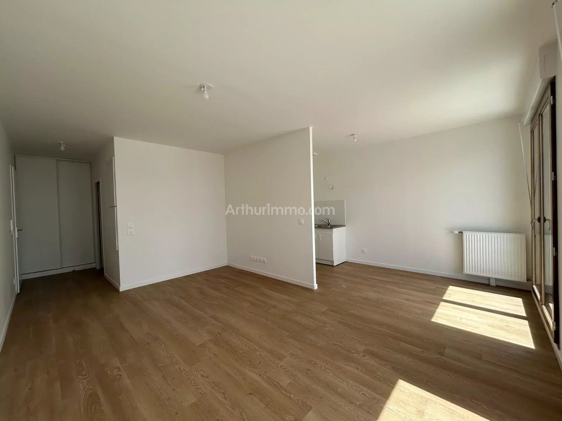 Appartement 3 pièces 60 m² · à Arpajon · 60 m² · 1 072 €