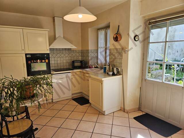 MAISON EN PIERRES JARDIN CLOS DE MURS 89144 BOURGOGNE — photo du bien