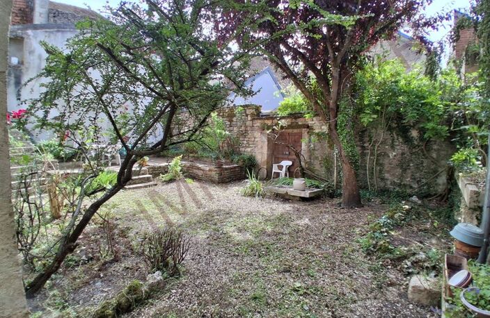 MAISON EN PIERRES JARDIN CLOS DE MURS 89144 BOURGOGNE — photo 4