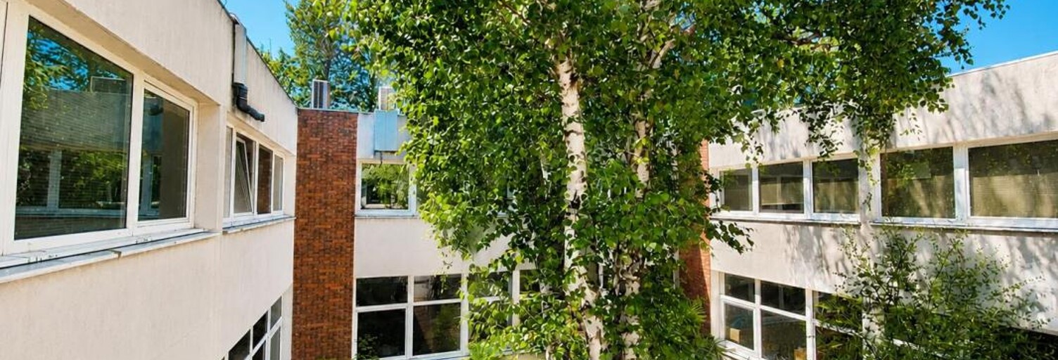 Bureau  646 m² à louer à Bièvres (91570)