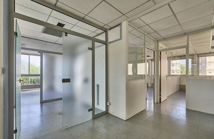Immeuble - 1 193 m² - Dijon (21) — photo 4