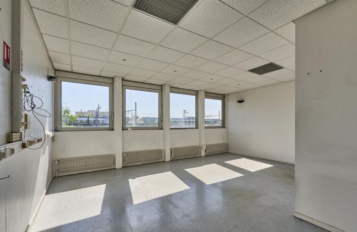 Immeuble - 1 193 m² - Dijon (21) — photo 5