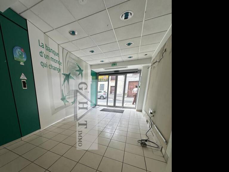 Local commercial 240 m² — photo 1