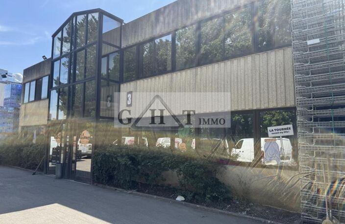 A LOUER ENTREPOT - BUREAUX 1088 M² — photo 3