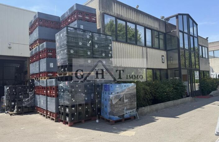 A LOUER ENTREPOT - BUREAUX 545M² — photo 2
