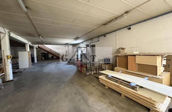 BÂTIMENT INDÉPENDANT À VENDRE — photo 4