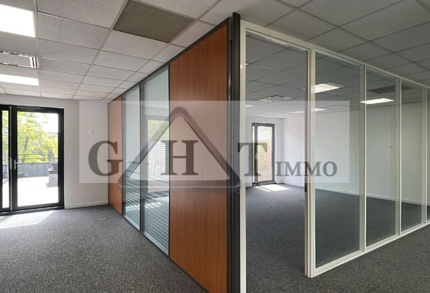 À louer Bureau de 106 m² — photo 1