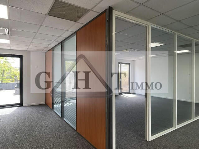 À louer Bureau de 106 m² — photo du bien
