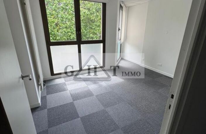 220 m² boutique / bureaux à louer LE PERREUX — photo 3