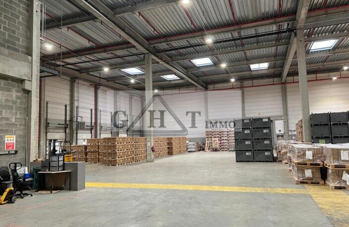 Entrepôt logistique de 1242.5 m² à louer – Accès direct A15 — photo 2