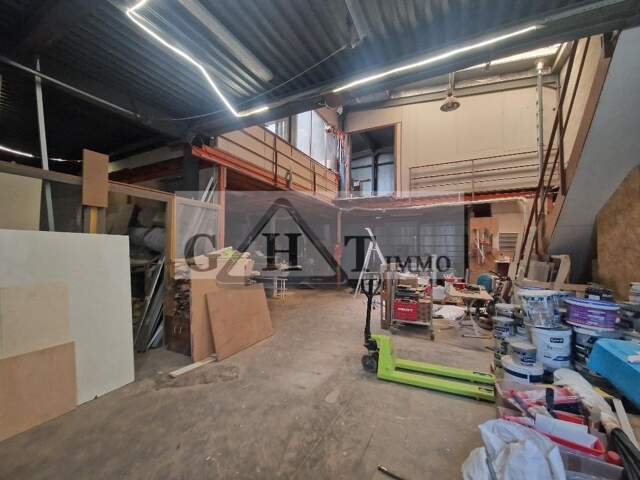 A LOUER 350 M² ENTREPOT BUREAUX A DRANCY — photo du bien