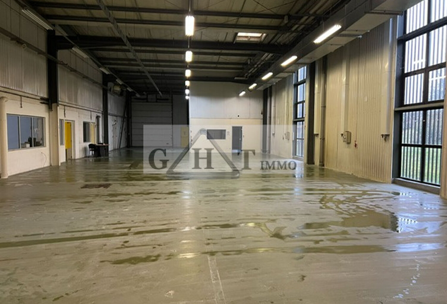 A LOUER  BATIMENT INDUSTRIEL INDEPENDANT  BRIE-COMTE-ROBERT — photo 1