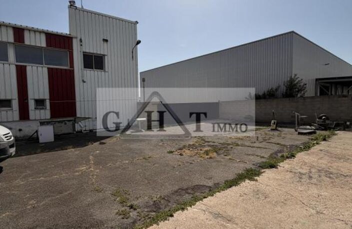 A VENDRE CHAMPLAN UN ENTREPOT ET UN TERRAIN — photo 5