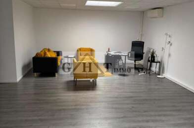 Bureau  1850 €
