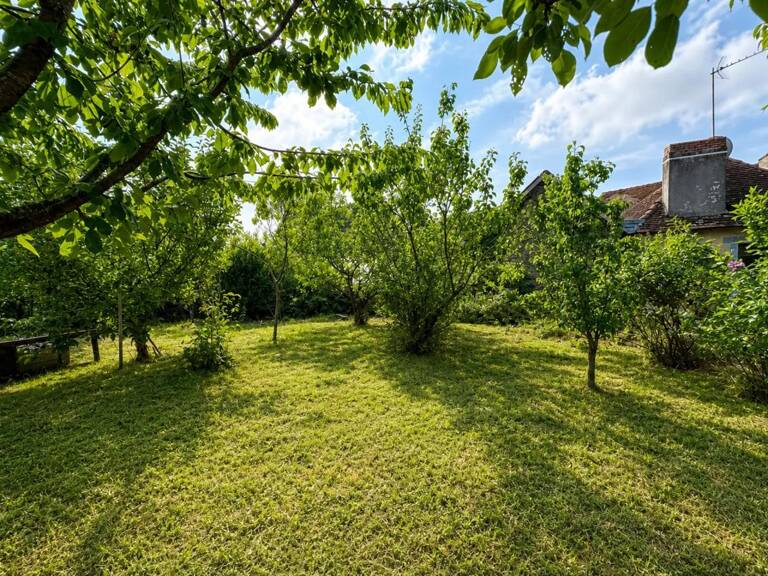 Maison de ville avec jardin -121,9 m² -Saint-Germain-les-Belles — photo 1