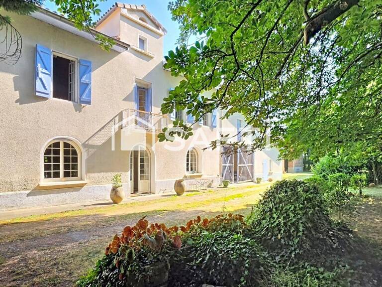 MAISON DE CARACTERE, DEPENDANCES ET PARC ARBORE — photo 1