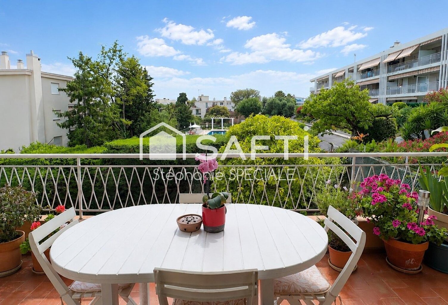 Antibes Juan-les-Pins / Calme absolu / Terrasse 14m2 / Exposition Sud — photo 1