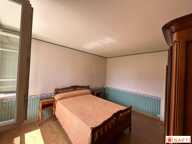 Maison dans village calme avec un beau potentiel d'agrandissement avec ses dépendances — photo 4