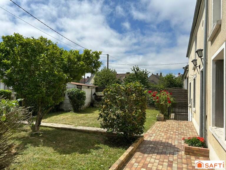 Maison dans village calme avec un beau potentiel — photo 1
