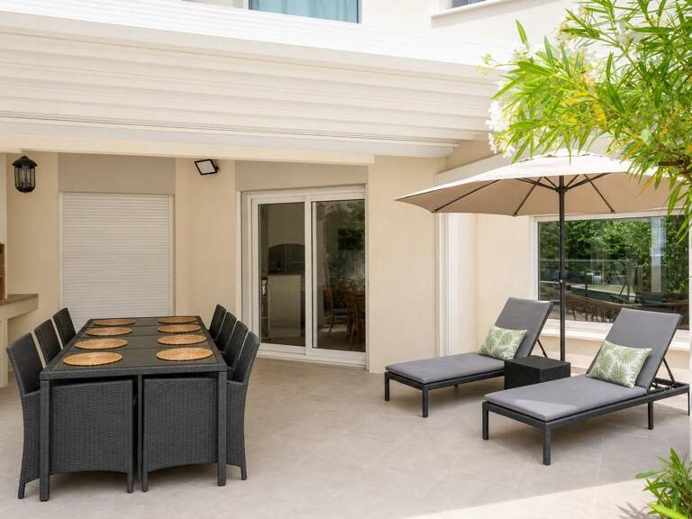 Maison de 8 pièces de 210 m² à Saint-Cyr-sur-le-Rhône — photo 1