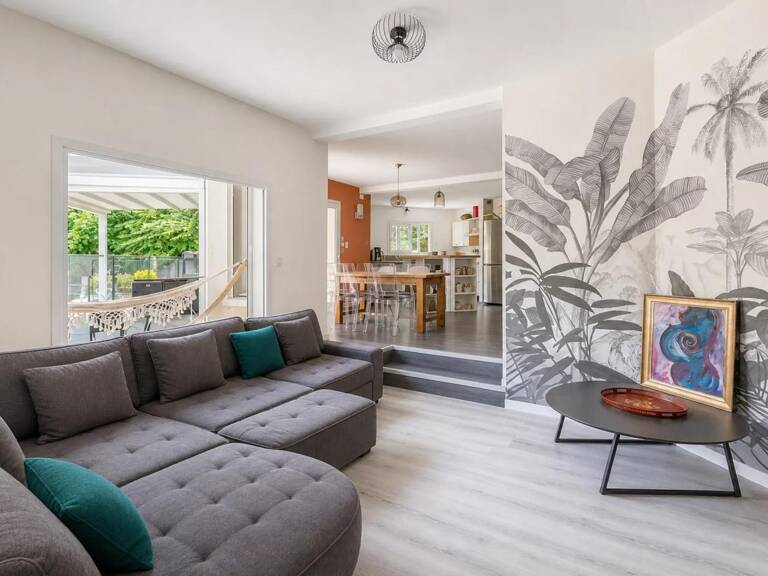 Maison de 8 pièces de 210 m² à Saint-Cyr-sur-le-Rhône — photo 1