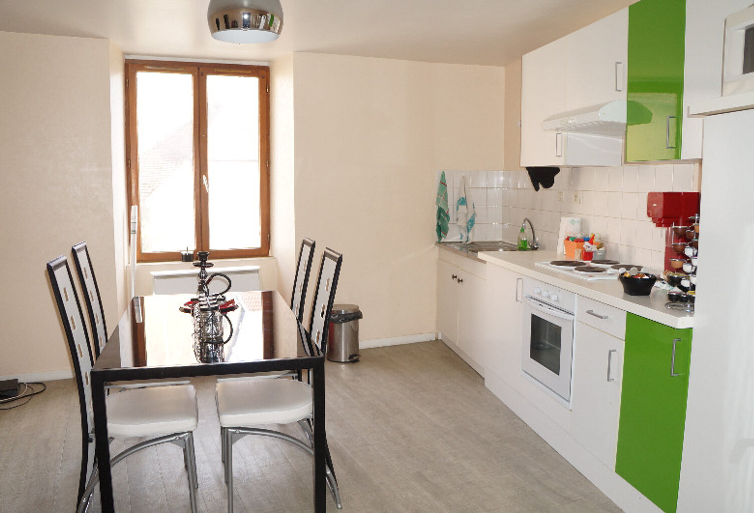 Immeuble de 250m² loué avec 2 T3 de 72m²  et 2 T2 de 56m2 et 50m² — photo 1